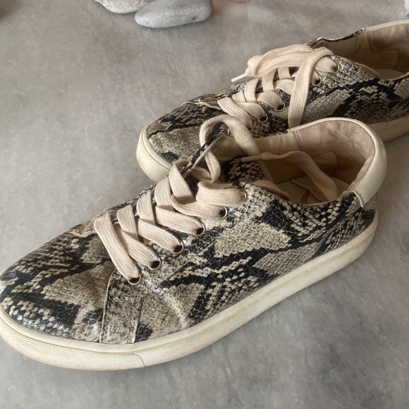 Sam Edelman snakeskin sneaker - Picture 4 of 4
